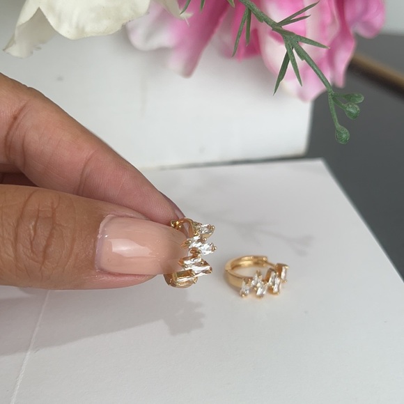 Gold Filled Clear zirconia Embellished Mini hoop - Picture 5 of 11